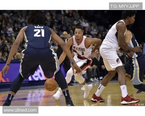 开拓者与灰熊激战正酣12月20日精彩对决回顾与分析